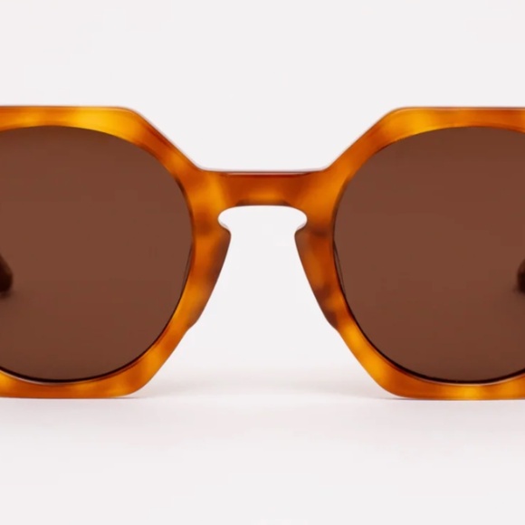 Sardine Millie Sunglasses with Case - Picture 6 of 8